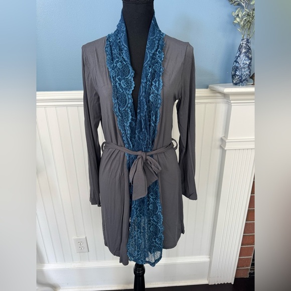 NWT Samantha Chang New York Lace Front Robe Smokey Gray w/Blue Moon Lace~Large - Picture 5 of 8